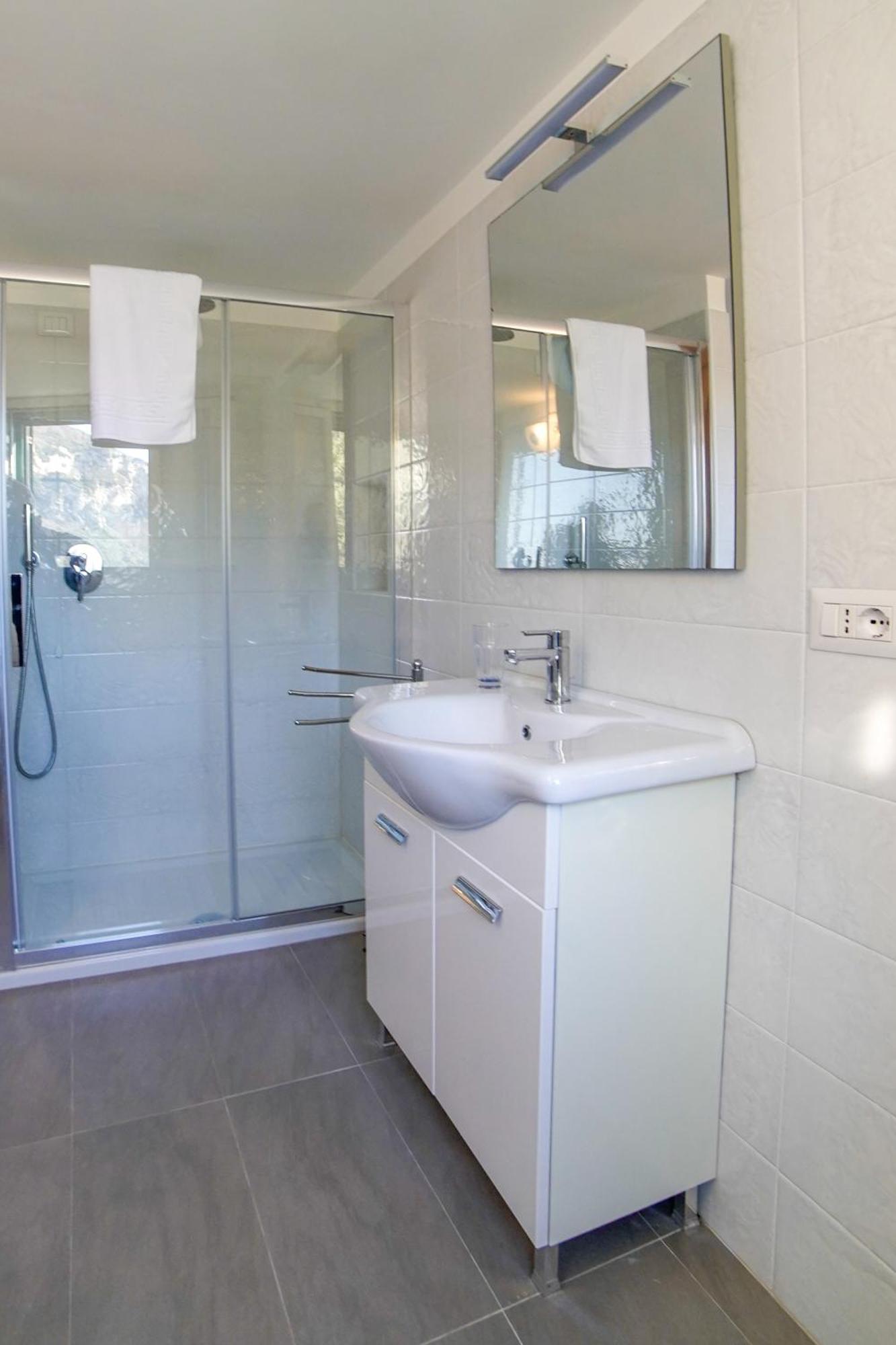 Minuta Skyline Apartment Pontone Luaran gambar